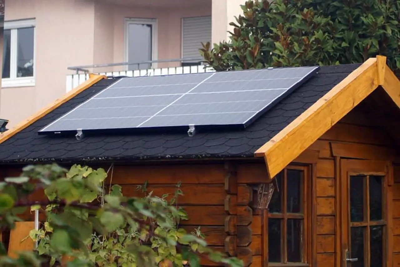 Solaranlage für Gartenhaus: Wie man nachhaltige Energie im eigenen Garten nutzt