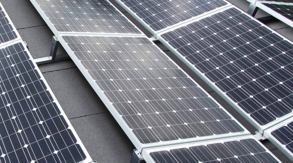 Photovoltaik Befestigung auf Bitumen Flachdach